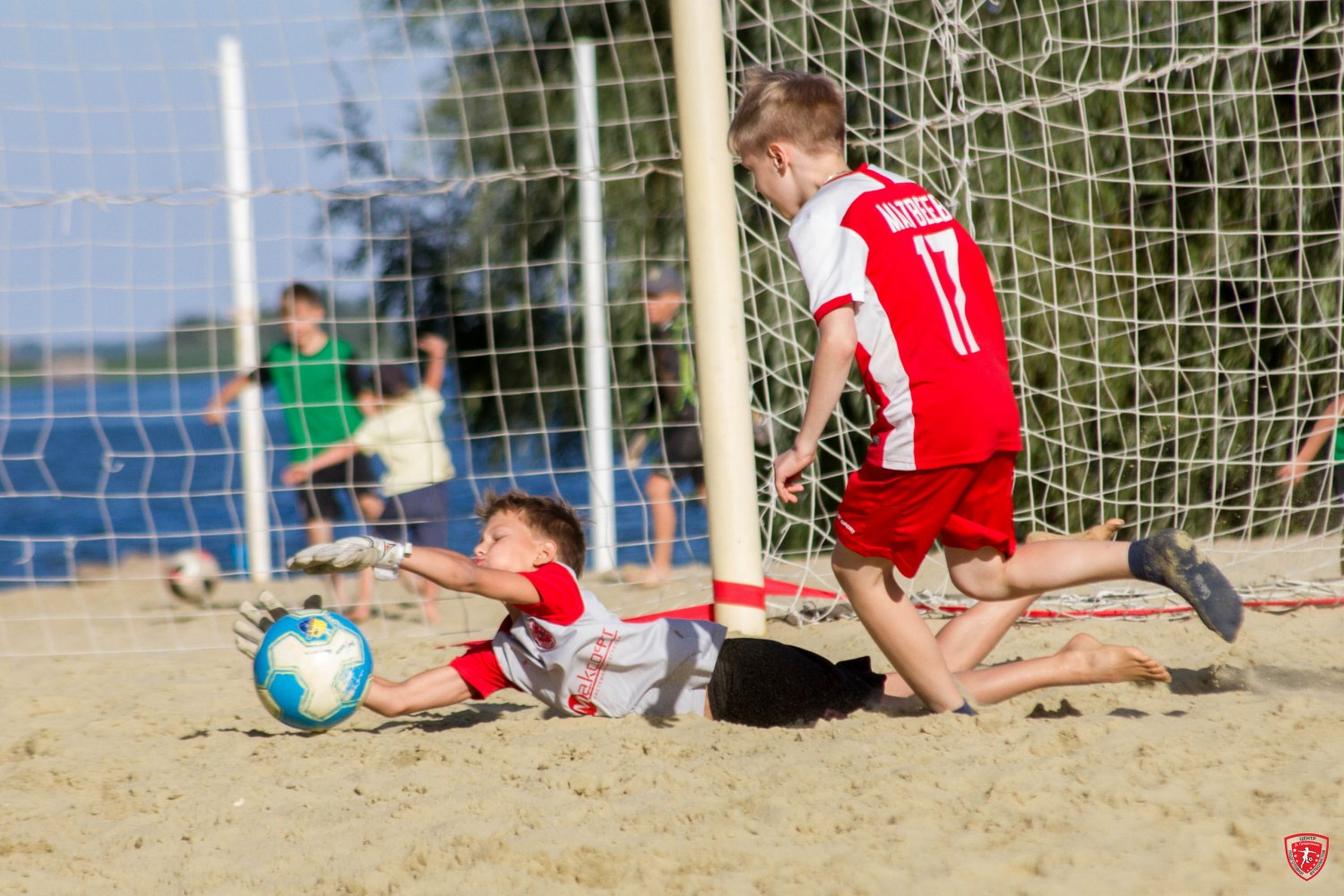 Kids cup. Пляжный футбол дети. Футбол сегодня. Летний футбольный лагерь Градиленко. Футбол 22.